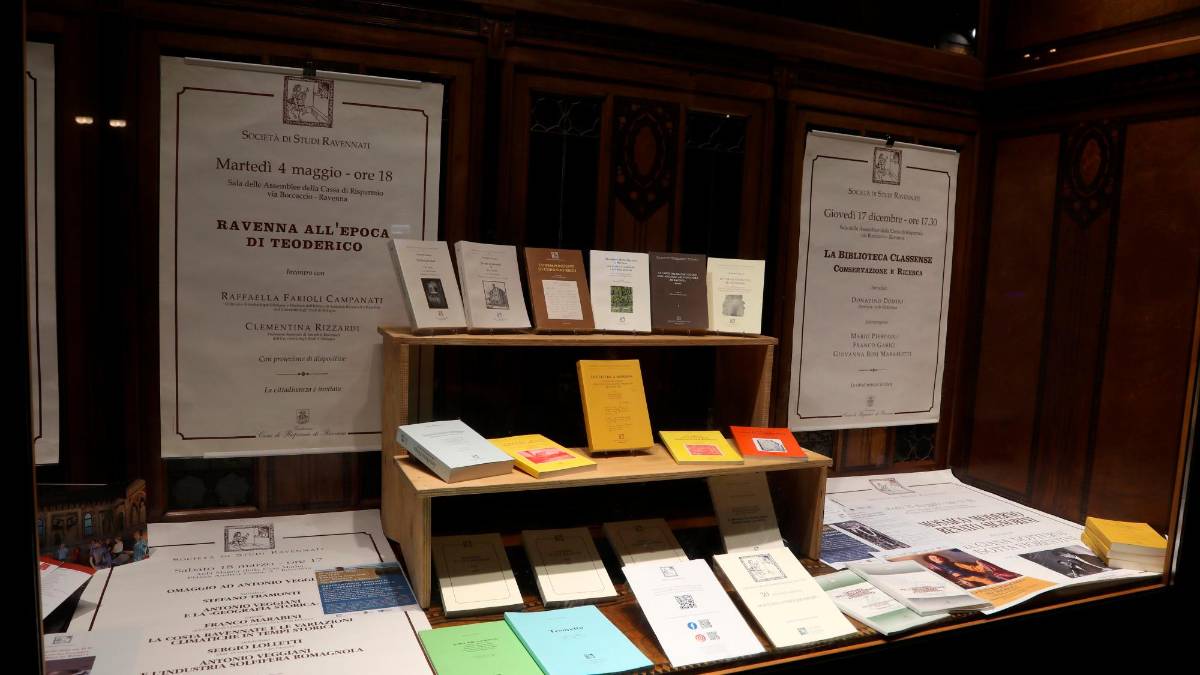 “30 anni di Ravenna Studi e Ricerche”: la mostra al Private Banking della Cassa di Ravenna - Gallery