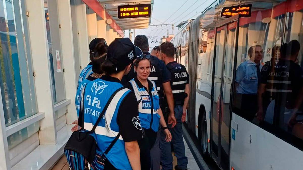 Rimini, sfreccia in monopattino sul tracciato del Metromare e viene multato