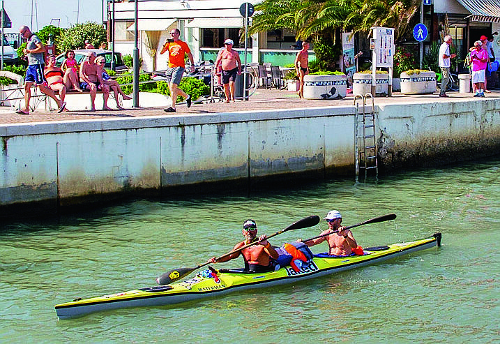 Dalla Croazia a Riccione in canoa, impresa compiuta in 19 ore