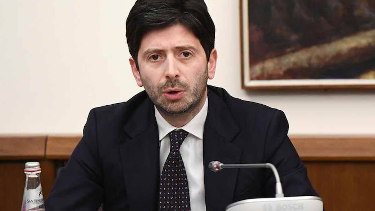 Covid, il Ministro Speranza: A livello mediatico la guerra ha sostituito la pandemia