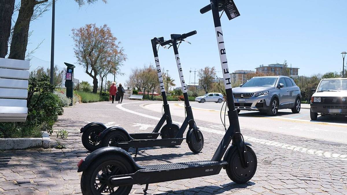 Ravenna, in un anno 26 multe ai monopattini. Sono da regolamentare