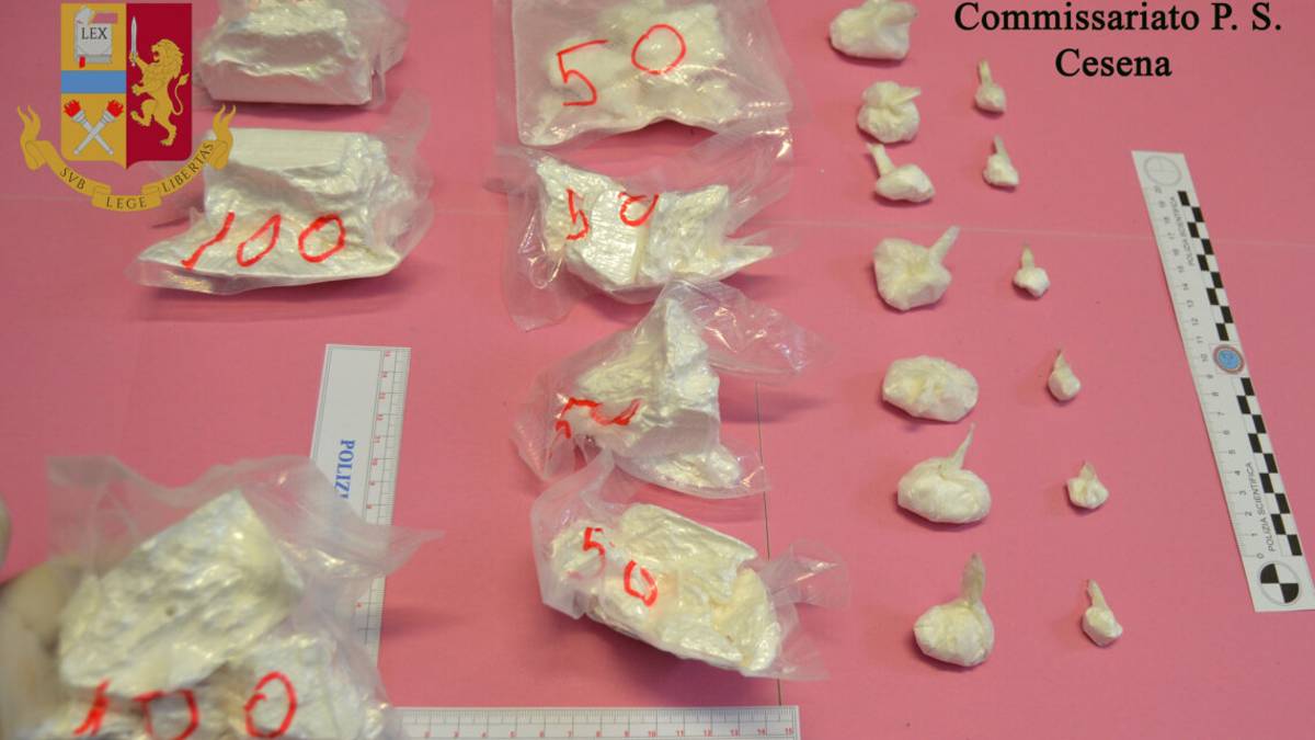 Savignano, fiumi di cocaina in auto e a casa, arrestato un 30enne