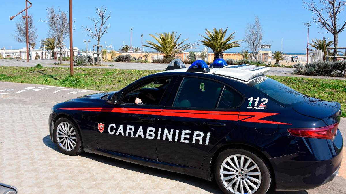 Rimini, tentano di rubare in gioielleria, arrestate due donne