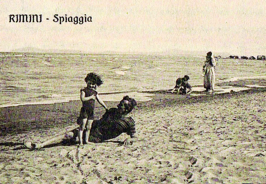 Ladruncoli in spiaggia a Rimini, più di 100 anni fa