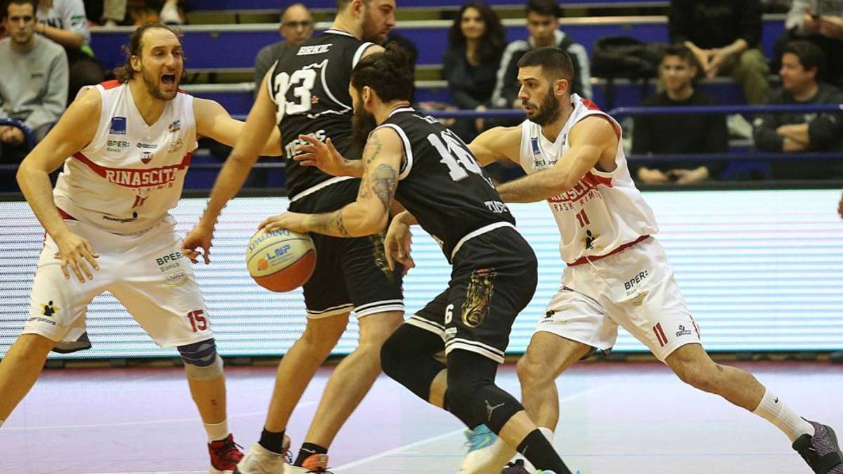 L'Albergatore Pro vince il derby contro l'Amadori - GALLERY