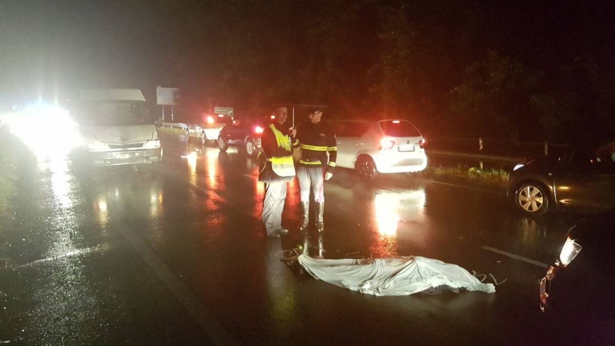 Cattolica, investito a piedi mentre attraversa l'Adriatica, muore 38enne