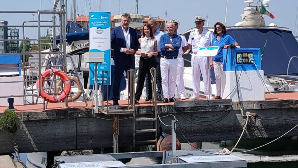 Pulizie del mare: a Cervia il Seabin mangia oltre 500 chili di rifiuti all'anno
