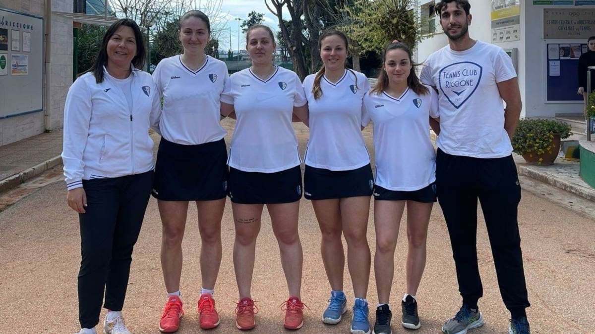 Tennis C donne, Riccione chiude al primo posto la fase regionale a gironi
