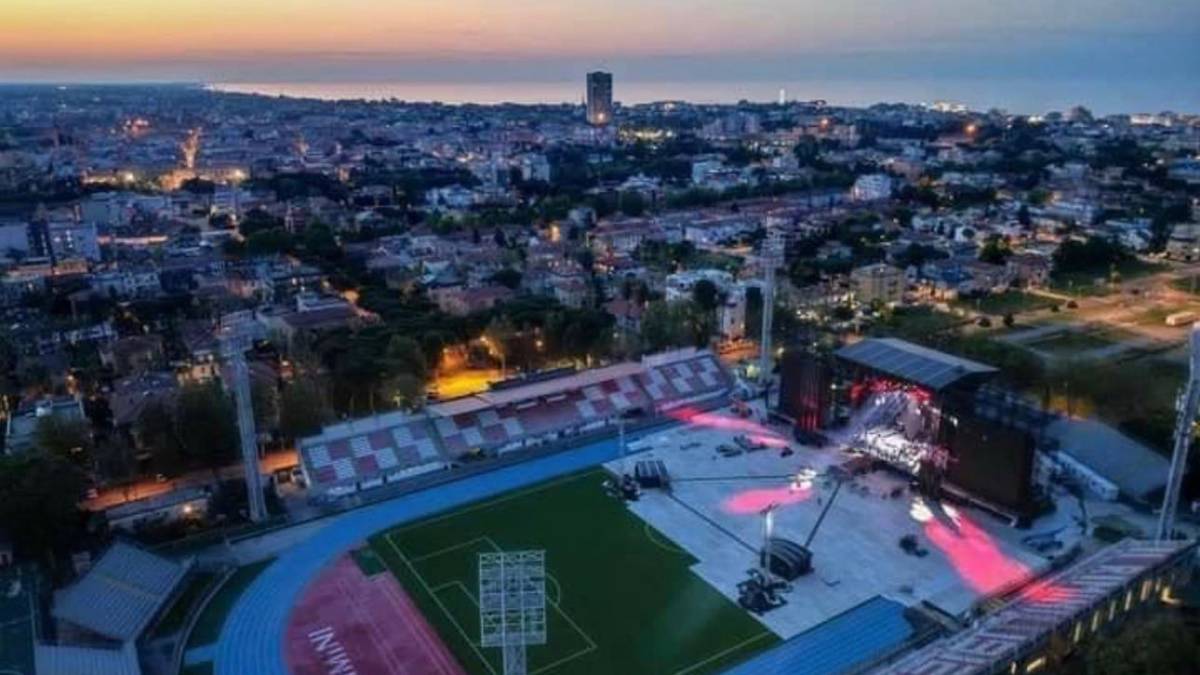 Vasco Rossi a Rimini: stiamo arrivando per portare gioia