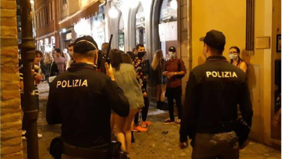 Movida fuori controllo: 3 locali e 20 persone multate a Rimini
