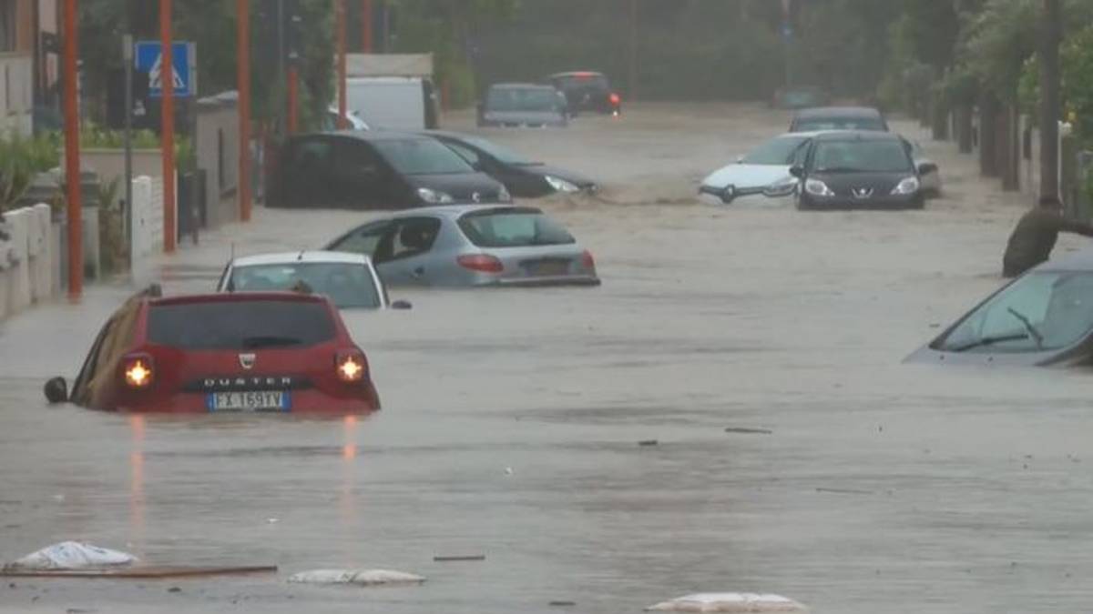 Alluvione, sì della giunta regionale: chi ha rottamato l'auto non pagherà il bollo 2023