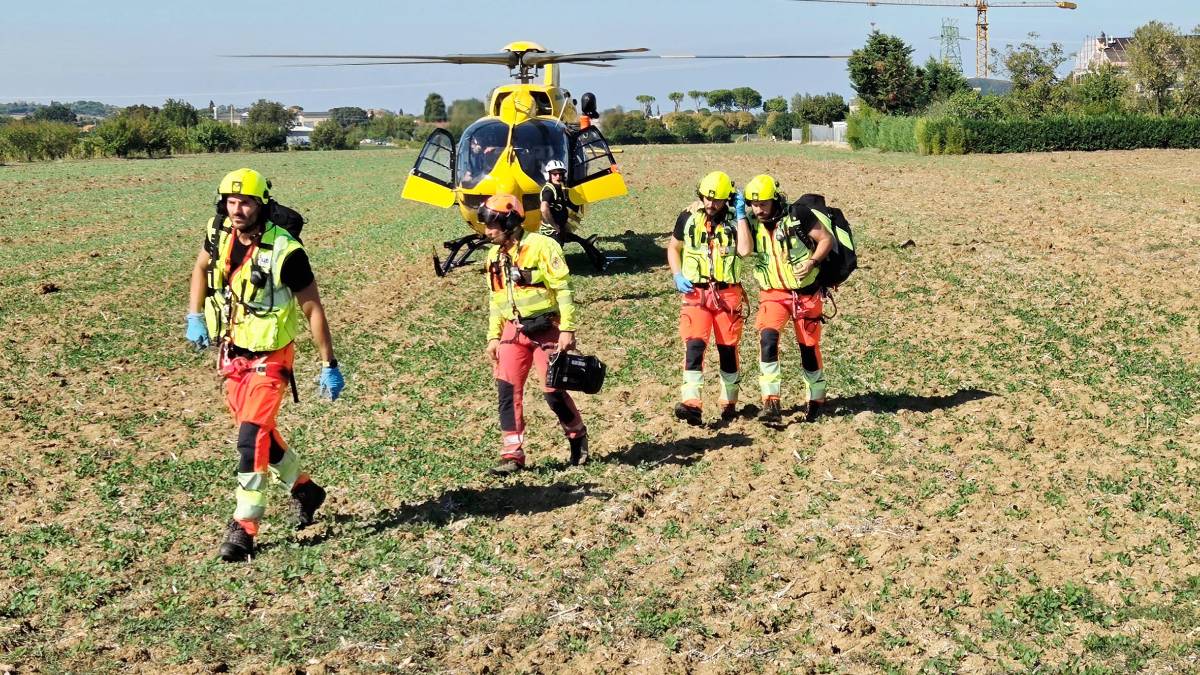 Rimini, incidente: esce di strada con l’auto, donna 57enne all’ospedale - Gallery