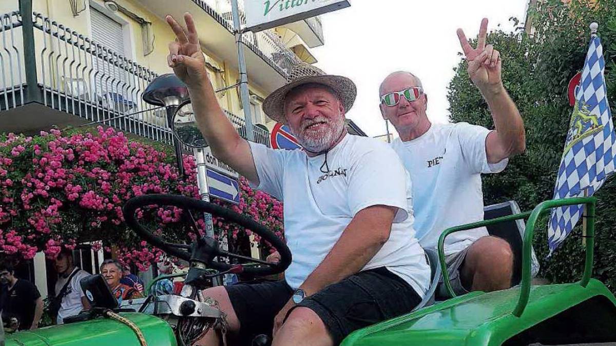 Rimini, turista dalla Baviera a Rimini in trattore