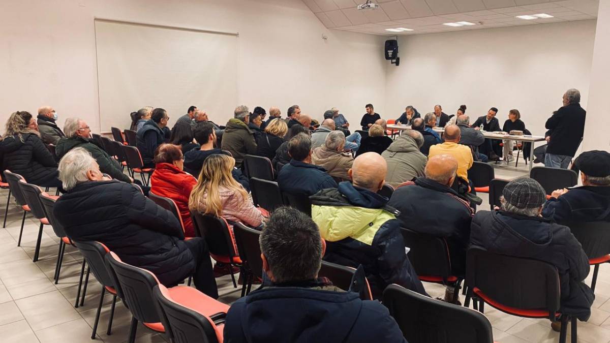 Cesenatico, antenna Iliad: la protesta di Villamarina