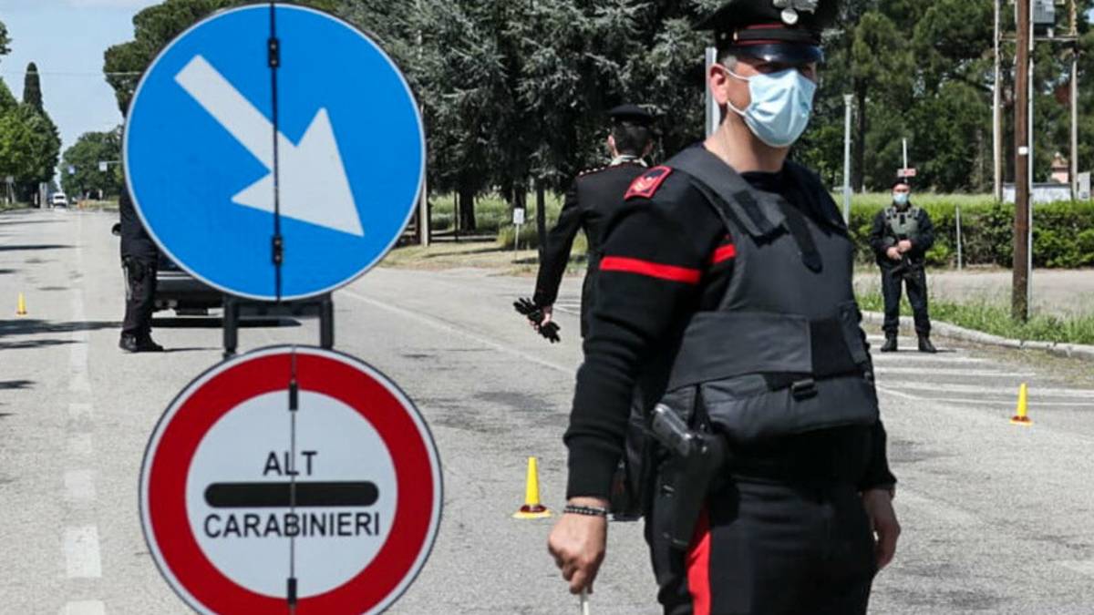 Imola. Positivo al Covid, esce di casa per andare a rubare