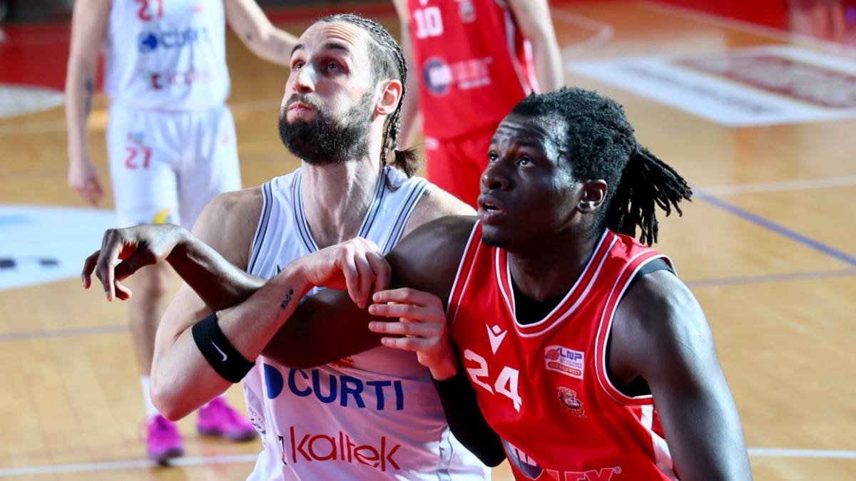Basket B, Grandi: Andrea Costa, bello spirito di gruppo - Gallery