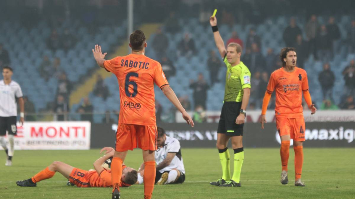 Calcio C play-off, Maggio di Lodi l'arbitro di Cesena-Monopoli