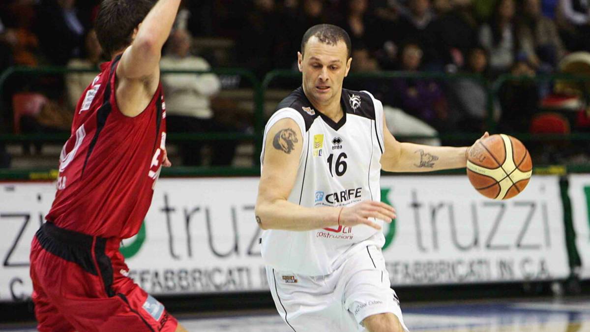Basket, il super-veterano Foiera si ferma a 45 anni
