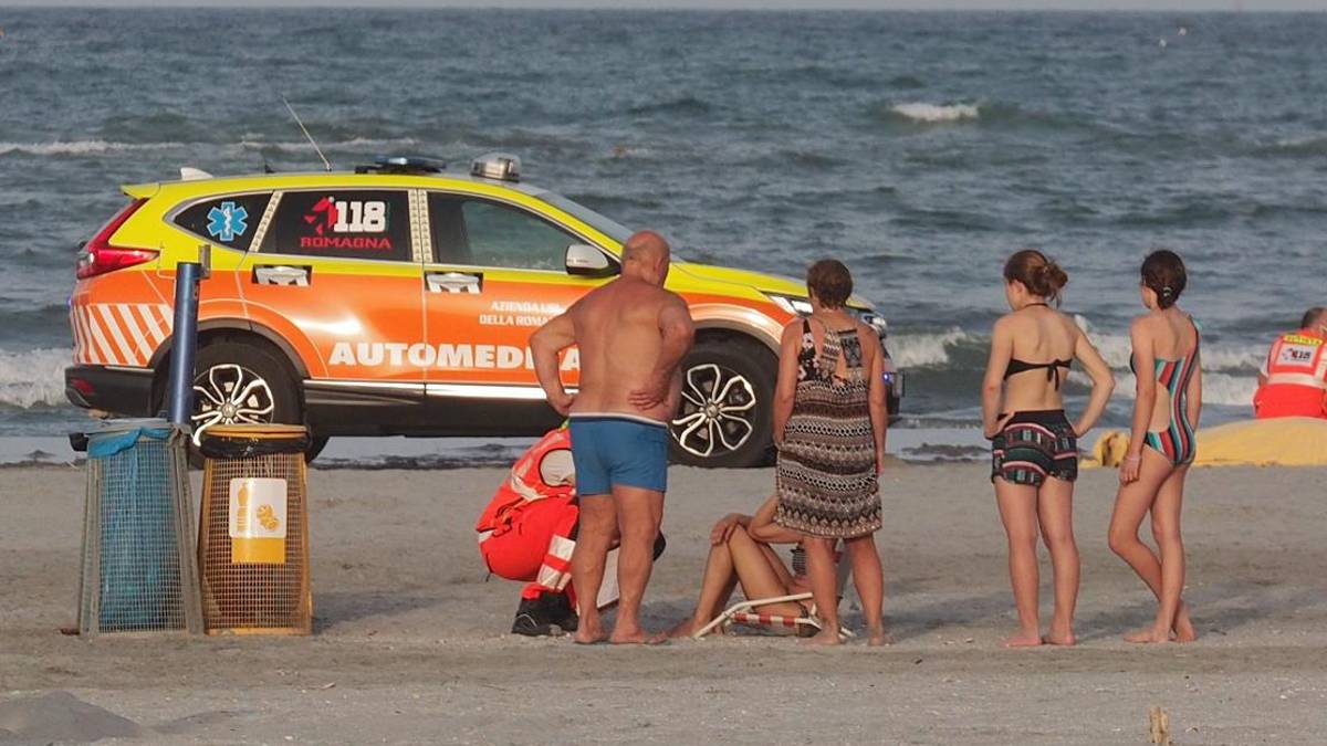 Lido Adriano, salva la vita ai bimbi e muore. La figlia: Sì, mio padre è un eroe