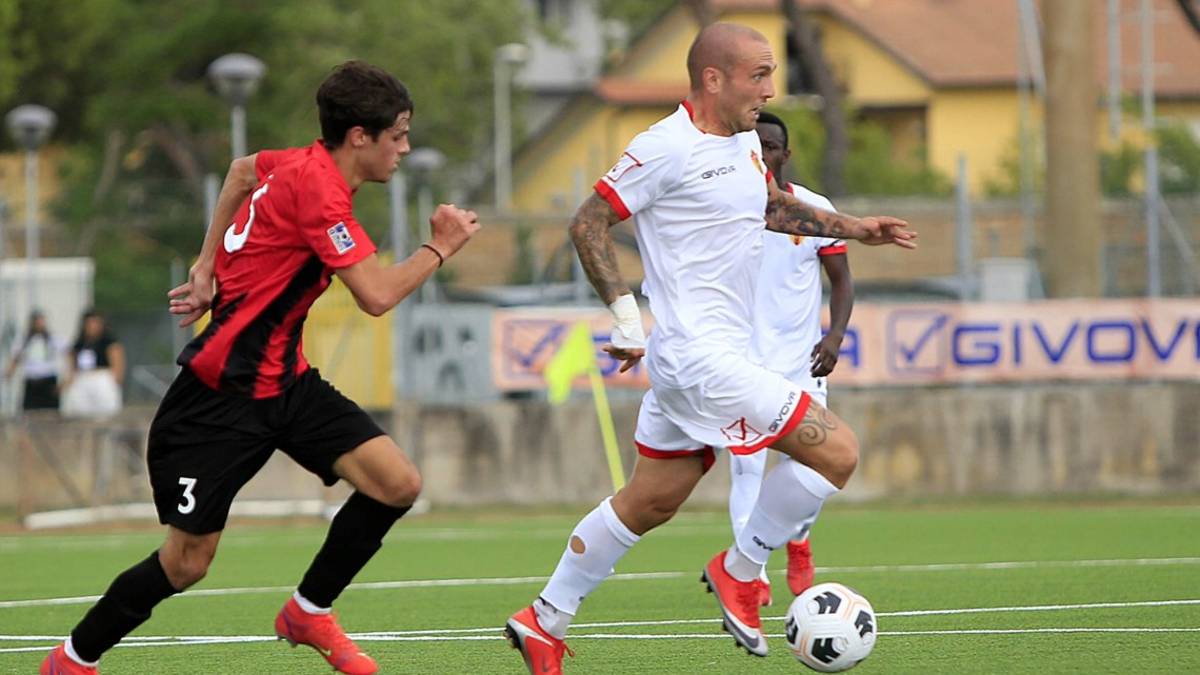 Calcio Eccellenza, Santoni dal Cattolica al Victor San Marino