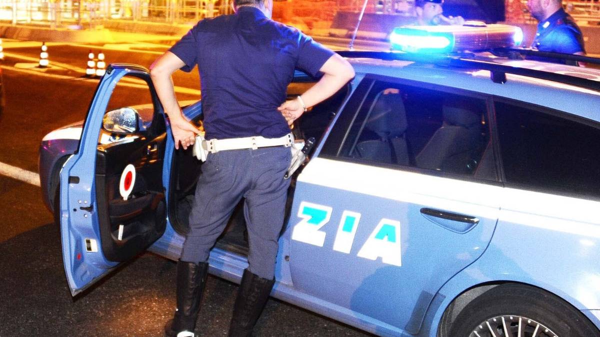 Fermato ubriaco contromano di notte in autostrada tra Faenza e Imola