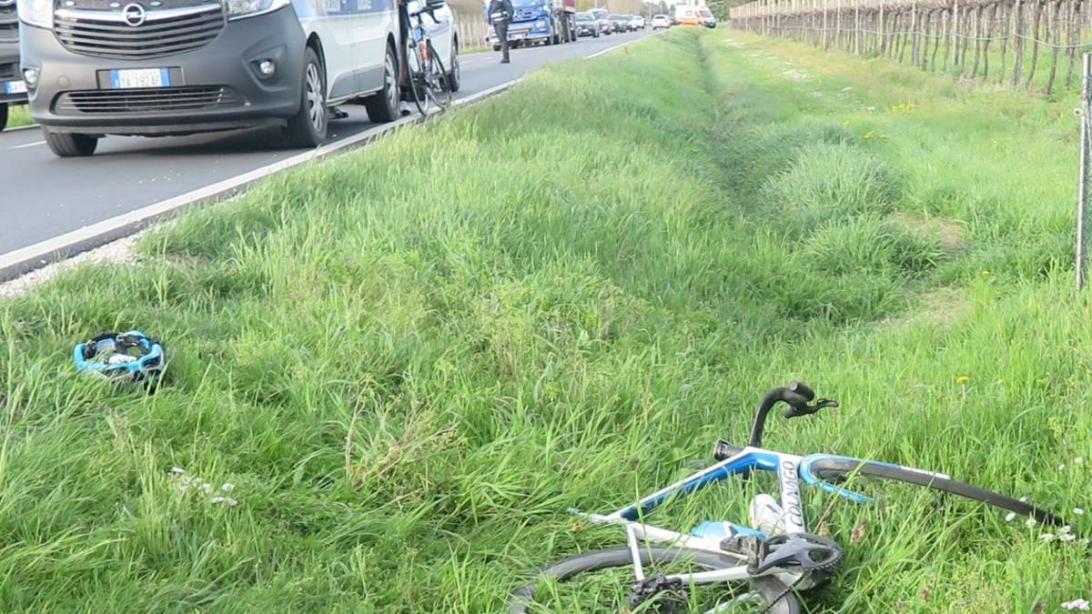 Lugo, investe un ciclista e fugge: la Polizia arresta pirata 65enne