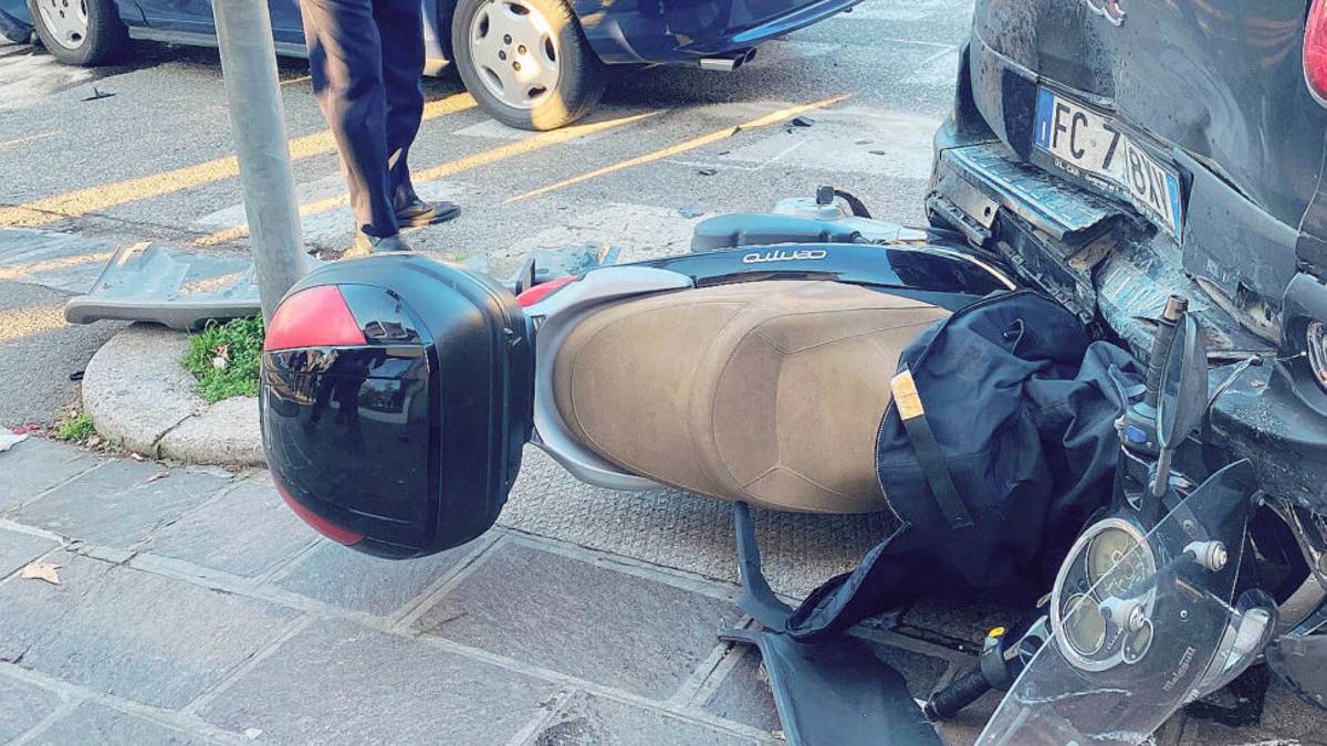 Incidente a Cesena, carambola con 8 mezzi: 53enne ferita ed operata