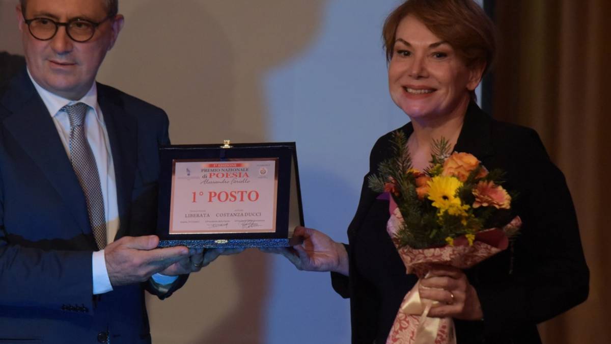 Poesia, una ravennate vince il Premio Fariello