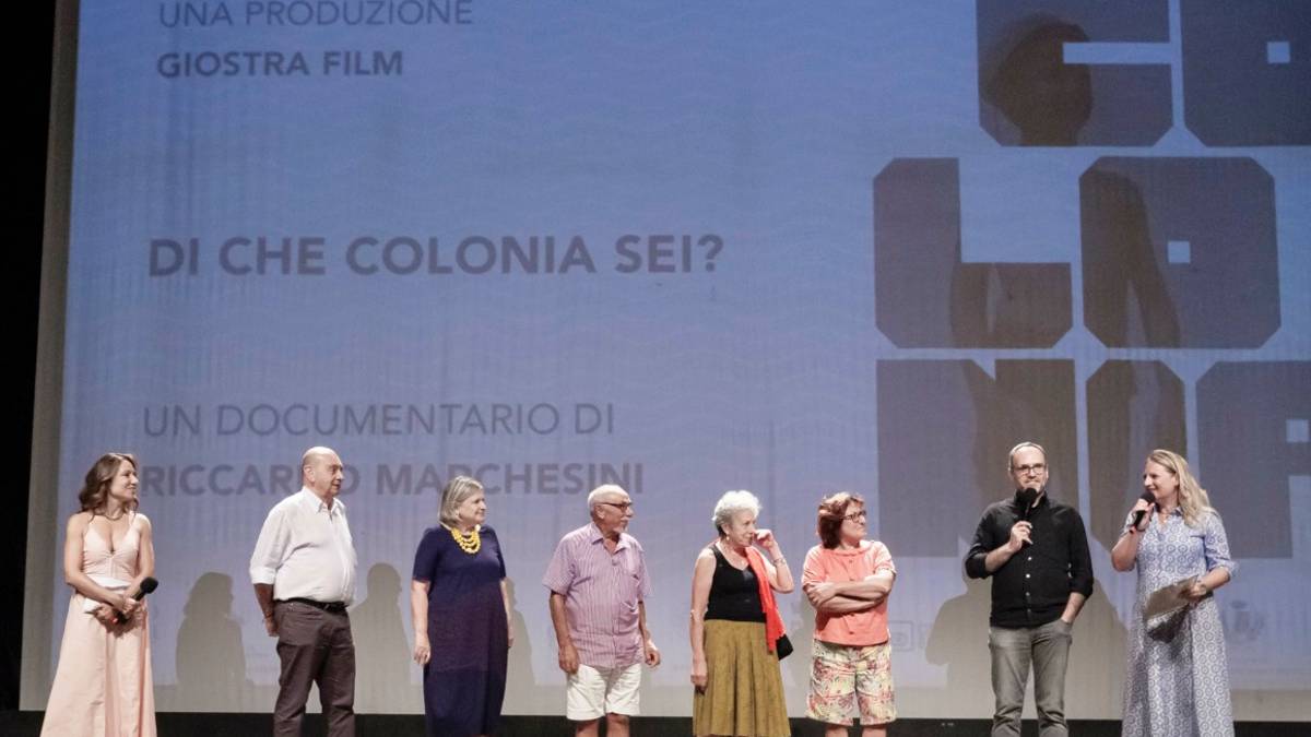 Oltre 400 persone alla proiezione a Rimini del docufilm Di che colonia sei?. Giovedì la replica a Cattolica