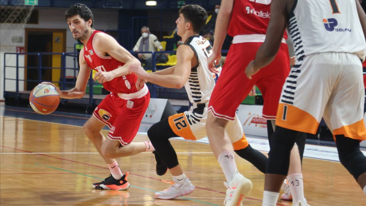 Basket B: Rimini a segno, Imola vince il derby di Cesena, Faenza ko