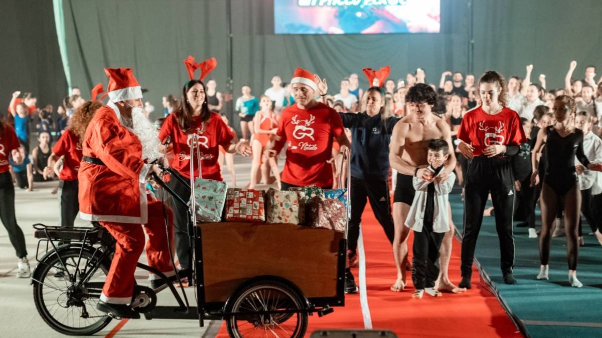 Riccione, l'abbraccio tra famiglie russe e ucraine alla festa della Ginnastica
