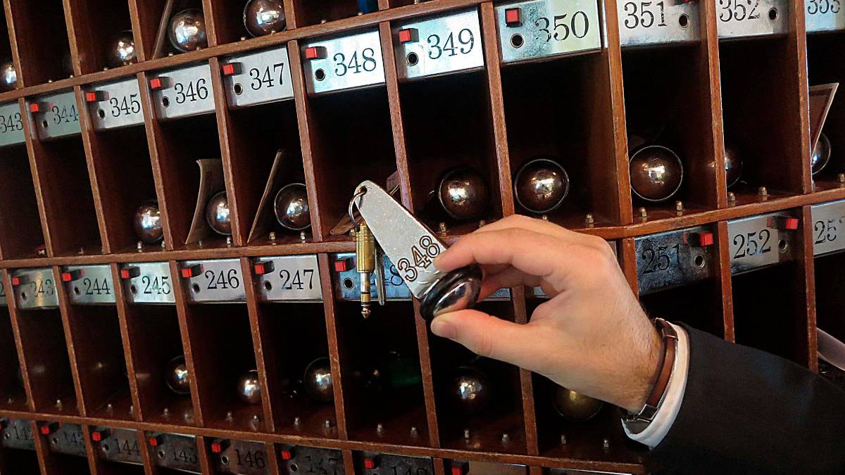 “Camere, prezzi bassi e niente investimenti: a Rimini sempre più hotel rischiano di sparire”