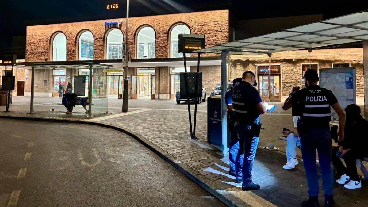 Ravenna, ha il daspo per reati commessi alla stazione e ci torna nonostante il divieto: scatta una nuova denuncia
