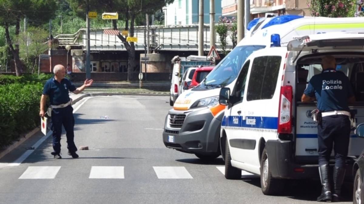 Investito sulle strisce a Rimini, grave 45enne portato al Bufalini