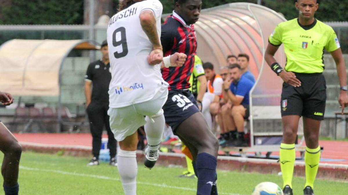 Calcio, l'ex imolese Aboudramane Diaby ai domiciliari: preso con 160 grammi di hashish, 2 di cocaina e 60mila euro in contanti