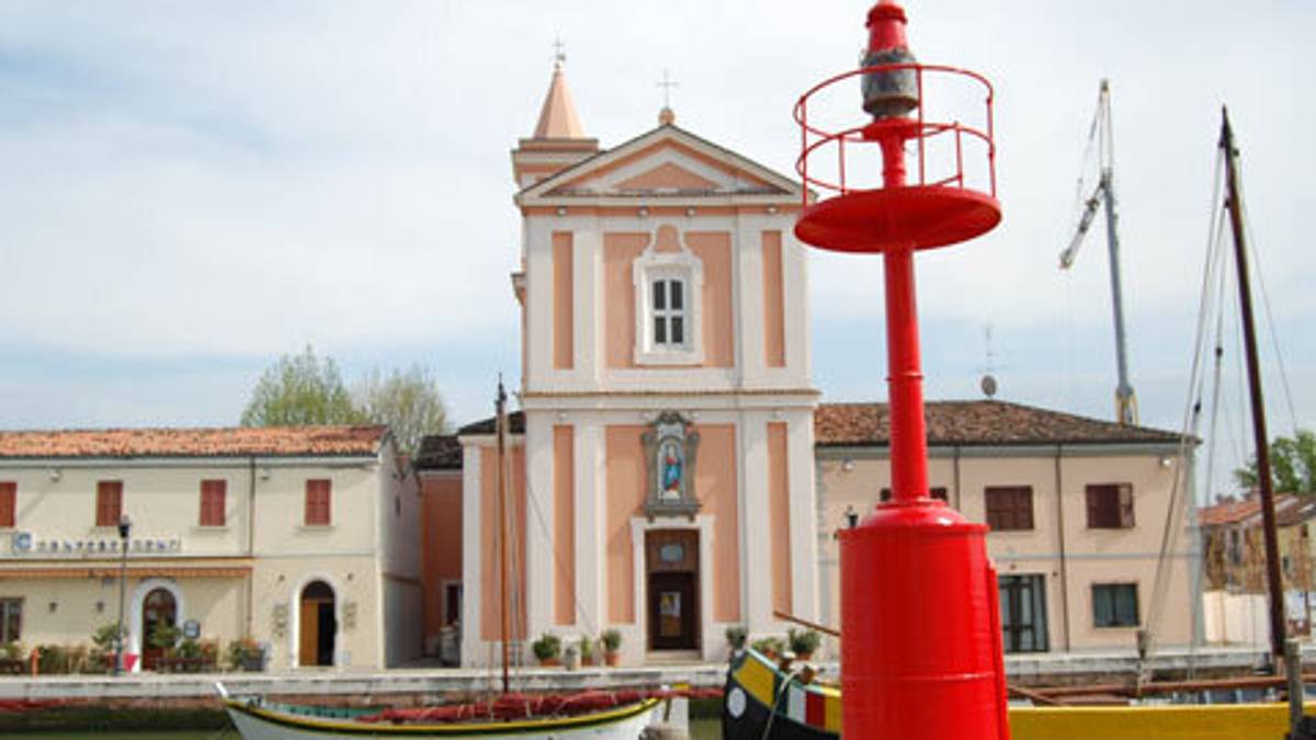 A Cesenatico i capelli di papa Wojtyla come reliquia