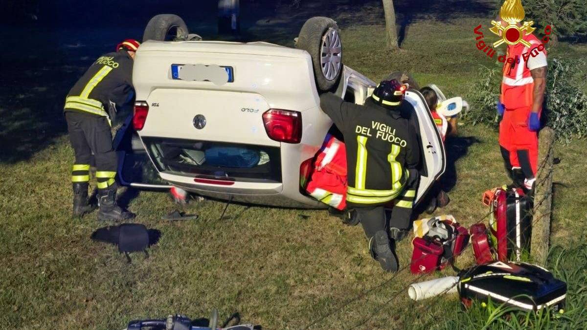 Cesena, incidente: si ribalta con l’auto e finisce in ospedale