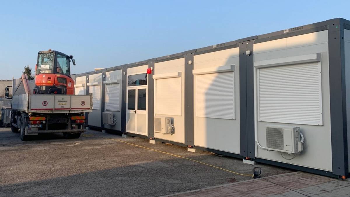Santarcangelo, in allestimento i container-laboratorio della scuola Franchini