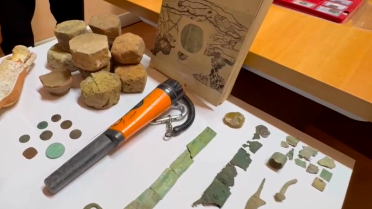 Rimini, blitz contro i “tombaroli” hi-tech: sgominata la banda dei reperti antichi VIDEO