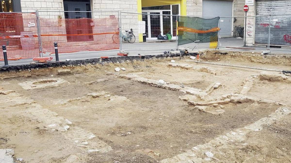 Resti di chiesa dagli scavi in piazzetta San Martino a Rimini
