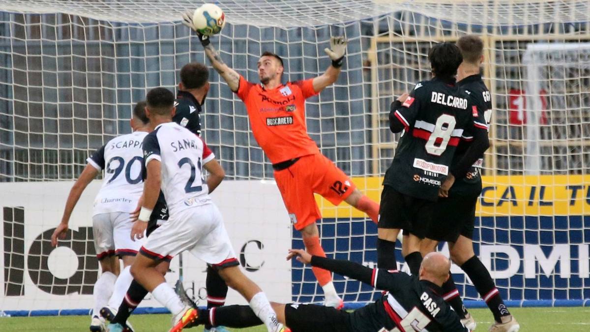 Calcio C, Rimini: frattura del setto nasale per Zaccagno