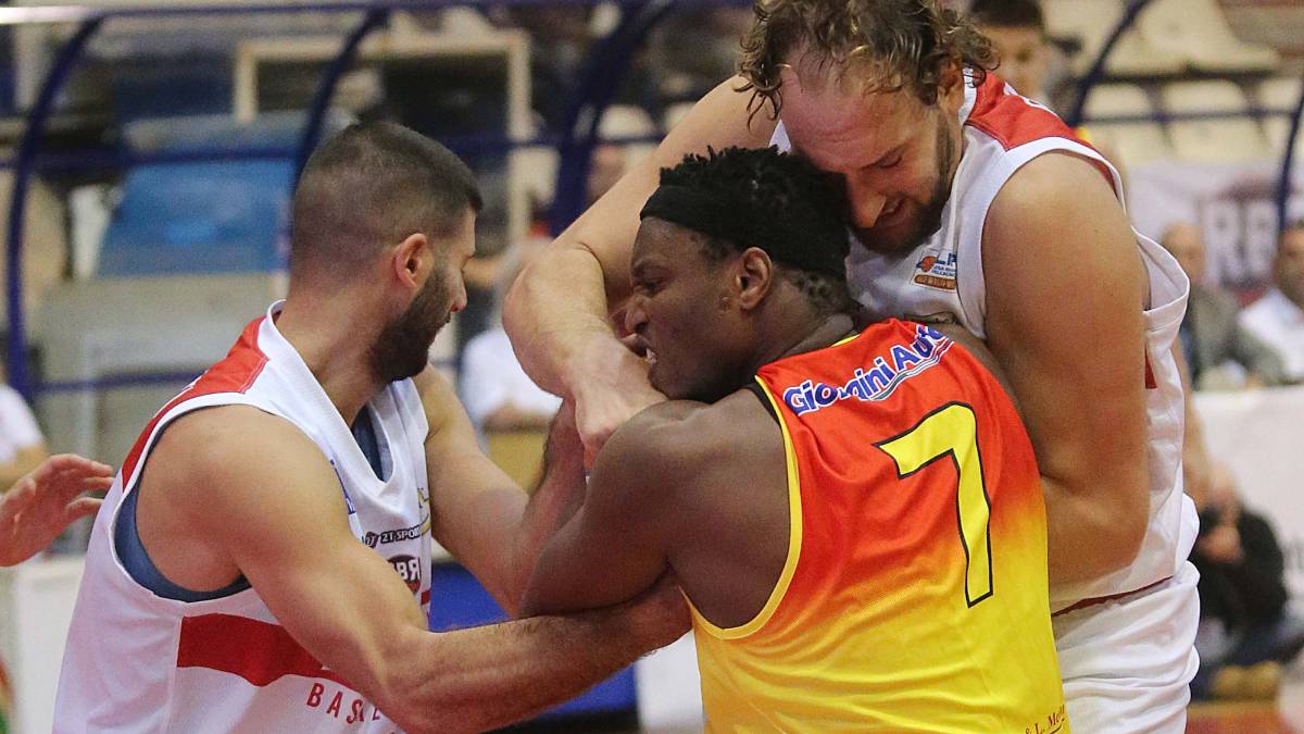 Basket B, offese razziste: squalifica per un turno al Flaminio