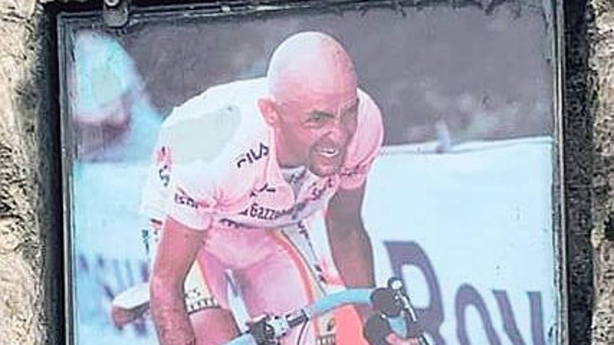 Vandalizzato il cippo di Pantani, ma in suo onore nascerà un murales