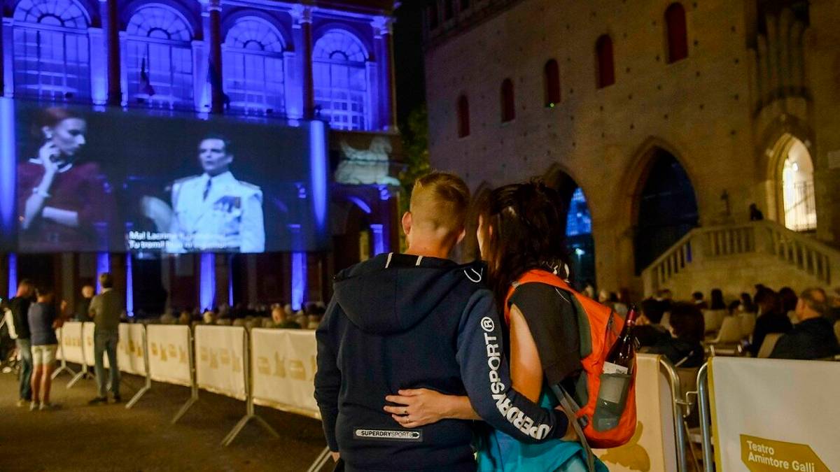 Aroldo, debutto al Galli tra Marescotti e la patria