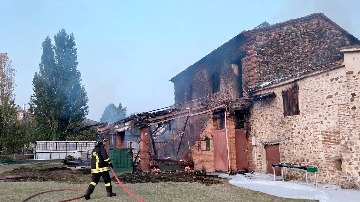 Poggio Torriana, incendio nella notte nel casolare - Gallery