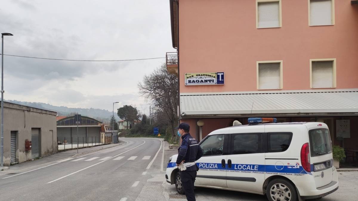 Ponte Verucchio, meglio fermarsi al semaforo del cantiere: 5 multe da 167 euro