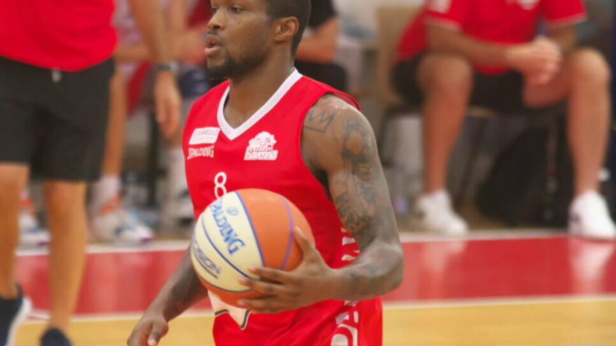 Basket A2, l'OraSì perde in volata a Cento (60-58)