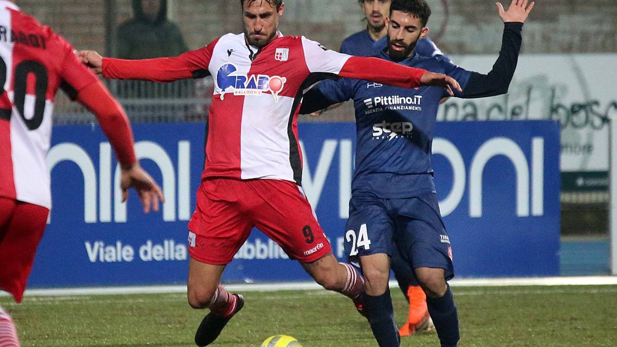 Calcio, il Rimini saluta Zamparo e Cozzari