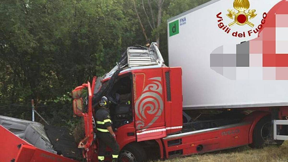 Imola, schianto in autostrada