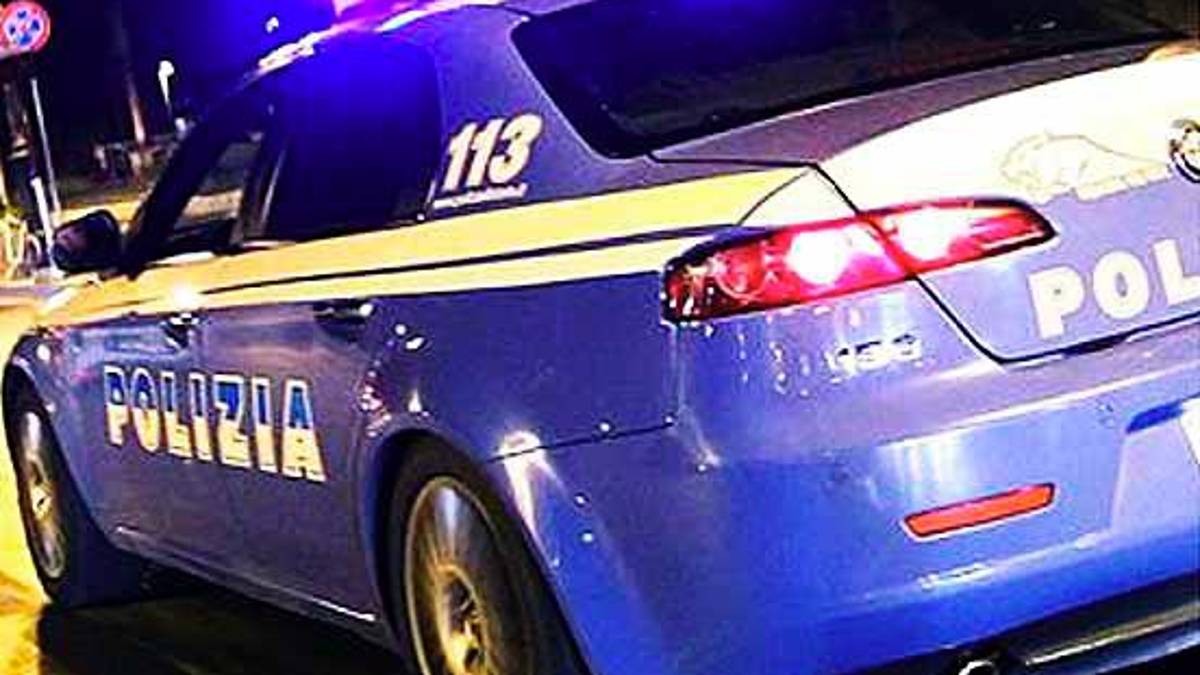 Ravenna, diciottenne picchiata a sangue con pugni e calci dal fidanzato mentre viaggiano in treno